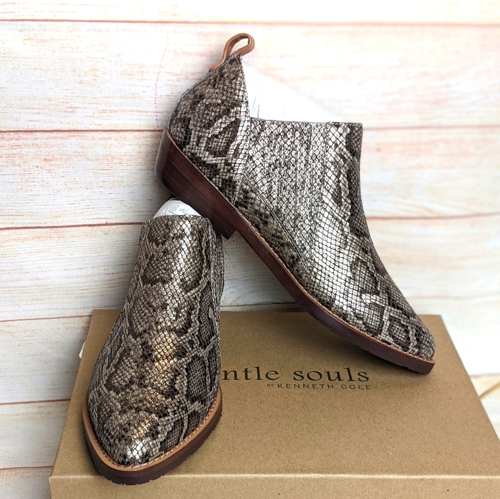 NWT Gentle Souls by Kenneth Cole booties